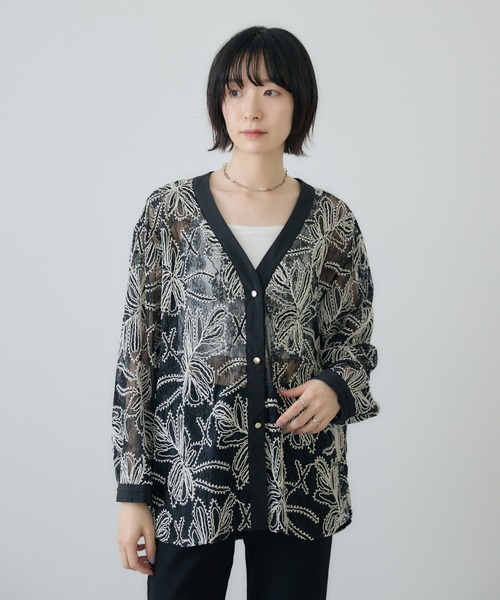 Paradise Picnic(パラダイスピクニック)の「Dignite Collier エンブロイダリーレースカーディガン(カーディガン/ボレロ・レディース・ブラック/ホワイト・FREE)」の12枚目の写真