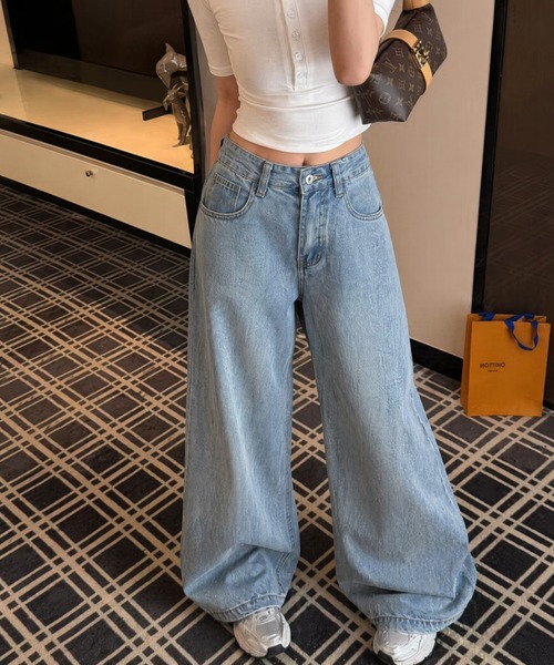 AMAJI(アマジ)の「テンセル 接触冷感 ワイドデニムパンツ(デニムパンツ・レディース・ライトブルー・SMALL/MEDIUM/LARGE/X-LARGE)」の3枚目の写真