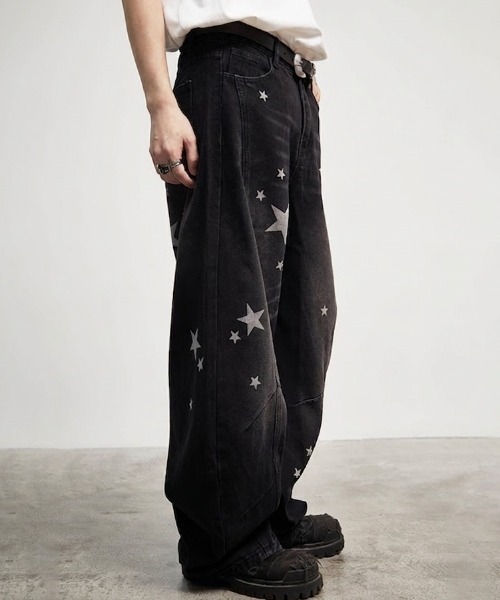 B.R.U(ブル)の「スタープリントバレルレッグデニム(デニムパンツ・メンズ・ブラック・LARGE/MEDIUM)」の3枚目の写真
