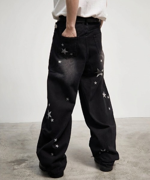 B.R.U(ブル)の「スタープリントバレルレッグデニム(デニムパンツ・メンズ・ブラック・LARGE/MEDIUM)」の4枚目の写真