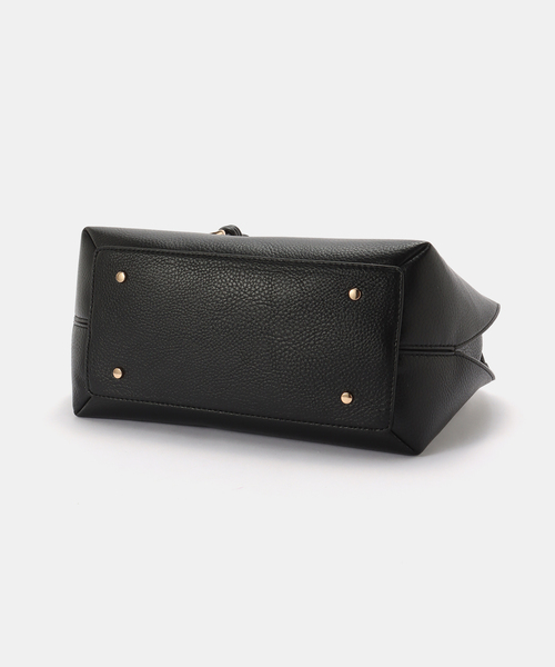 cache cache(カシュ カシュ)の「cachecache/カシュカシュ チャームツキフラップボストンバッグ(ショルダーバッグ・レディース・ブラック/ベージュ・FREE)」の11枚目の写真