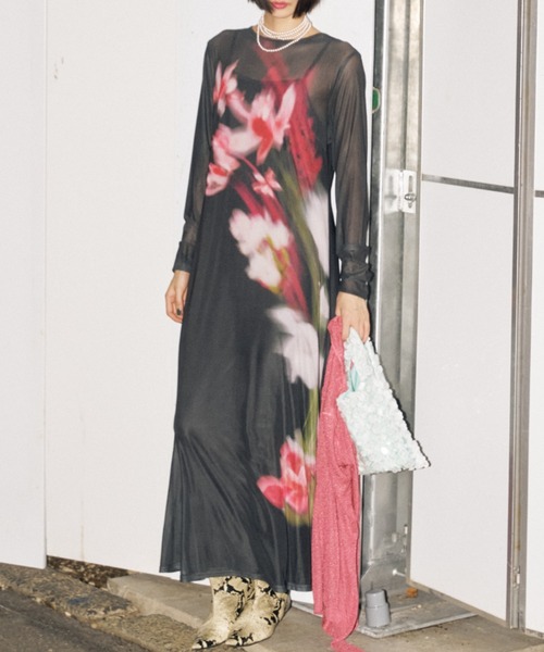 yae(ヤエ)の「Original flower pattern dress / オリジナルフラワーパターンドレス(ワンピース・レディース・グレー/ブラック・36/38)」の5枚目の写真
