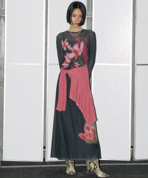 yae(ヤエ)の「Original flower pattern dress / オリジナルフラワーパターンドレス(ワンピース・レディース・グレー/ブラック・36/38)」の3枚目の写真