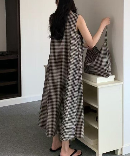 FAVORITO(ファヴォリート)の「前後2wayノースリーブチェック柄ワンピース(ワンピース・レディース・ブラック/ブルー・F)」の5枚目の写真