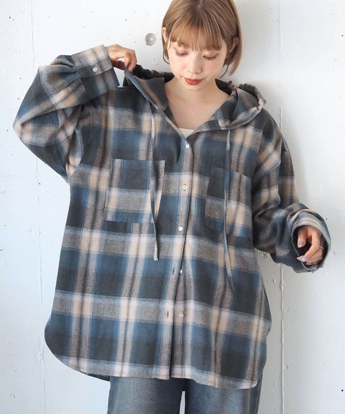 tiptop(ティップトップ)の「【ZOZO限定カラーあり】チェックBIGフードシャツ(シャツ/ブラウス・レディース・ダークブルー/ブルー/ネイビー/ブラック/アイボリー・FREE)」の4枚目の写真