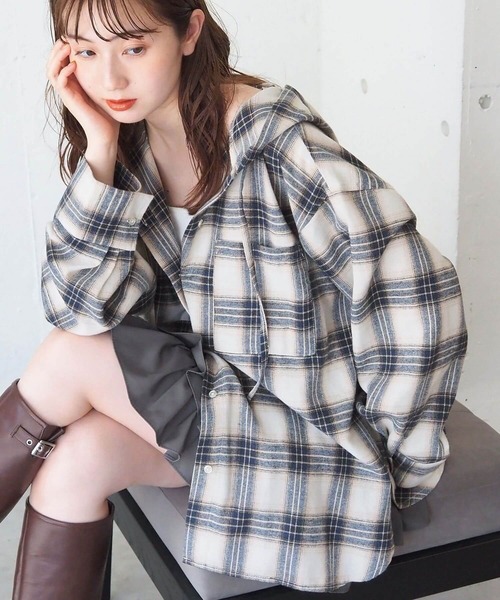 tiptop(ティップトップ)の「【ZOZO限定カラーあり】チェックBIGフードシャツ(シャツ/ブラウス・レディース・ダークブルー/ブルー/ネイビー/ブラック/アイボリー・FREE)」の2枚目の写真