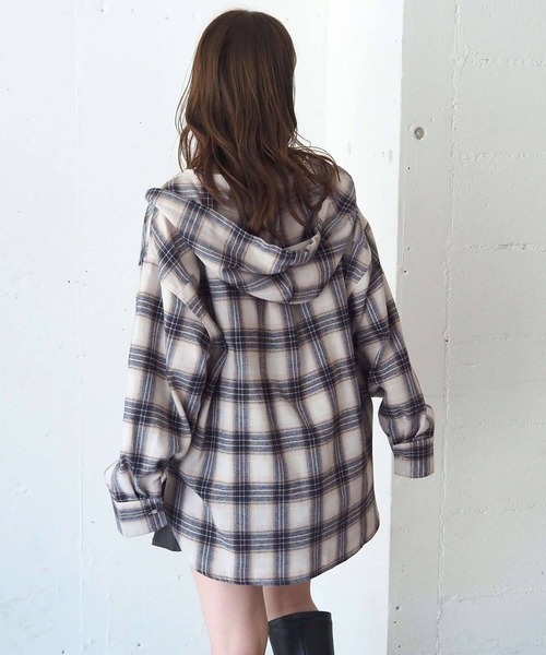 tiptop(ティップトップ)の「【ZOZO限定カラーあり】チェックBIGフードシャツ(シャツ/ブラウス・レディース・ダークブルー/ブルー/ネイビー/ブラック/アイボリー・FREE)」の12枚目の写真