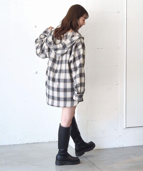 tiptop(ティップトップ)の「【ZOZO限定カラーあり】チェックBIGフードシャツ(シャツ/ブラウス・レディース・ダークブルー/ブルー/ネイビー/ブラック/アイボリー・FREE)」の13枚目の写真