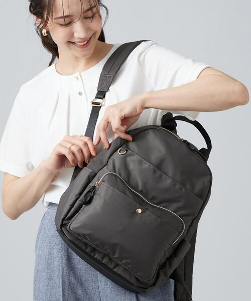 SHOO・LA・RUE(シューラルー)の「【撥水】整理整頓できちゃうリュック(バックパック/リュック・レディース・ブラック/ダークグレー/ブラック系4/グレー系4・00)」の1枚目の写真