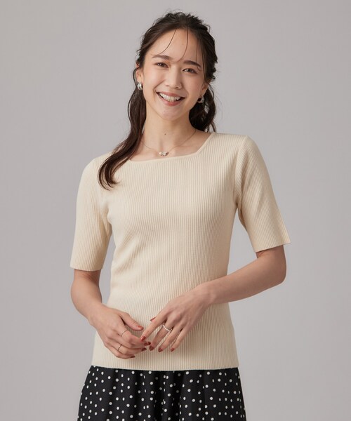 SHOO・LA・RUE(シューラルー)の「【毛玉になりにくい/洗濯機可/S-LL】大人上品な 5分袖スクエアトップス(ニット/セーター・レディース・ブラック/アイボリー/ブラウン系その他/レッド系1・01/02/03/04)」の5枚目の写真