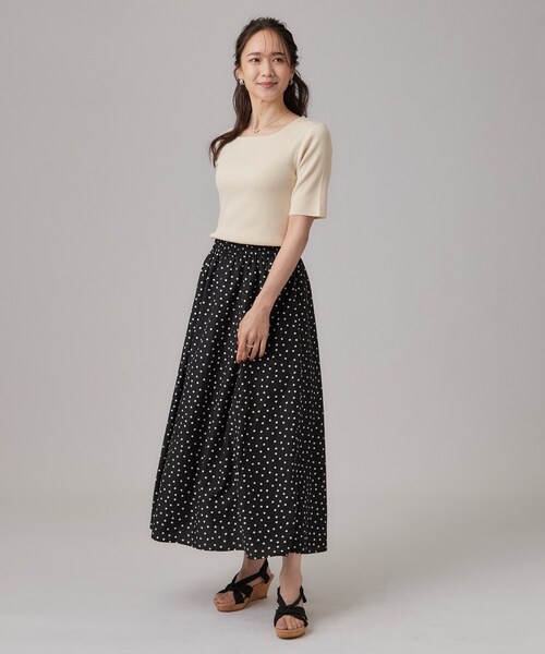 SHOO・LA・RUE(シューラルー)の「【毛玉になりにくい/洗濯機可/S-LL】大人上品な 5分袖スクエアトップス(ニット/セーター・レディース・ブラック/アイボリー/ブラウン系その他/レッド系1・01/02/03/04)」の7枚目の写真
