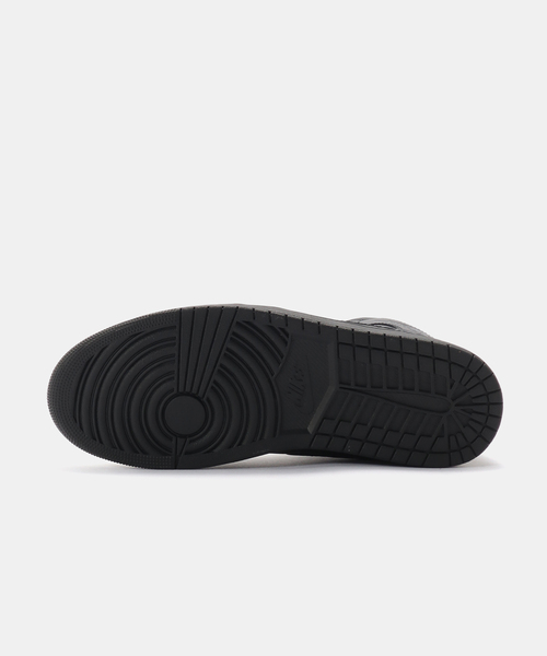 JORDAN BRAND(ジョーダンブランド)の「JORDAN BRAND AIR JORDAN 1 MID 554724-093(スニーカー・メンズ・ブラック・27.5cm/28cm/28.5cm/29cm/30cm/25.5cm/26cm/26.5cm/27cm)」の4枚目の写真