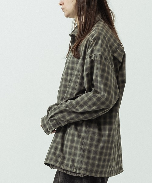 SLICK(スリック)の「【SLICK/スリック】Ombre Check Oversized Drawstring Shirt/オンブレチェック オーバーサイズドローストリングシャツ/リラックスシルエット(シャツ/ブラウス・メンズ・ブラウン/スミクロ・1/3/2)」の6枚目の写真