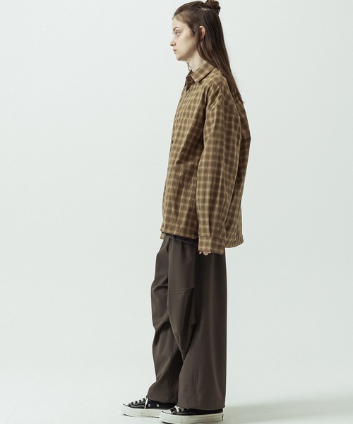 SLICK(スリック)の「【SLICK/スリック】Ombre Check Oversized Drawstring Shirt/オンブレチェック オーバーサイズドローストリングシャツ/リラックスシルエット(シャツ/ブラウス・メンズ・ブラウン/スミクロ・1/3/2)」の22枚目の写真