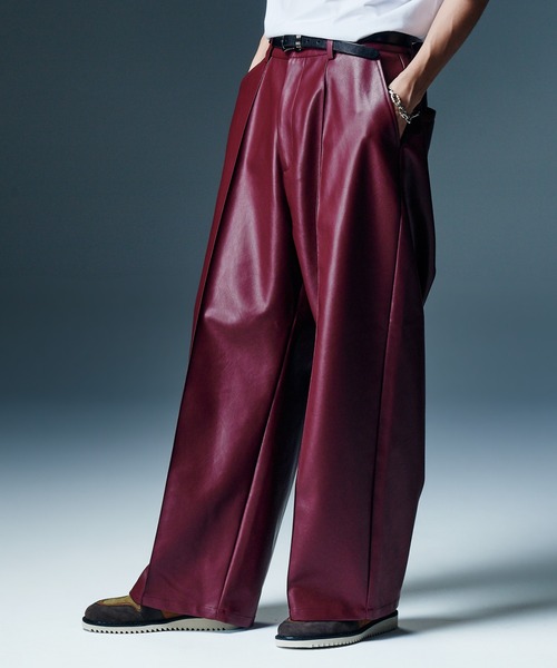glamb(グラム)の「Synth Leather Baggy Slacks / シンセレザーバギースラックス(スラックス・メンズ・ブラック/ワイン・S/M/L)」の22枚目の写真