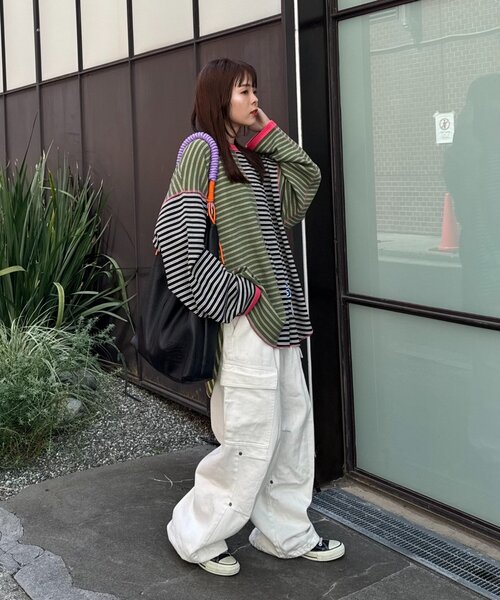 SOUNDSGOOOOD(サウンズグッド)の「【SOUNDS GOOOOD】トライアングルレザーバッグ(トートバッグ・メンズ・ブラック/グリーン・ONE SIZE)」の4枚目の写真