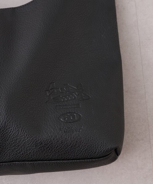 SOUNDSGOOOOD(サウンズグッド)の「【SOUNDS GOOOOD】トライアングルレザーバッグ(トートバッグ・メンズ・ブラック/グリーン・ONE SIZE)」の21枚目の写真