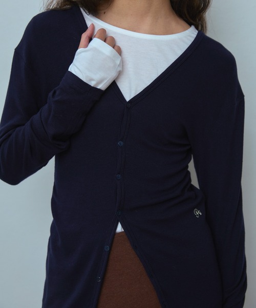 PISCESS(パイシス)の「RIBBED BUTTON CARDIGAN(カーディガン/ボレロ・レディース・ピンク/ネイビー・FREE)」の5枚目の写真