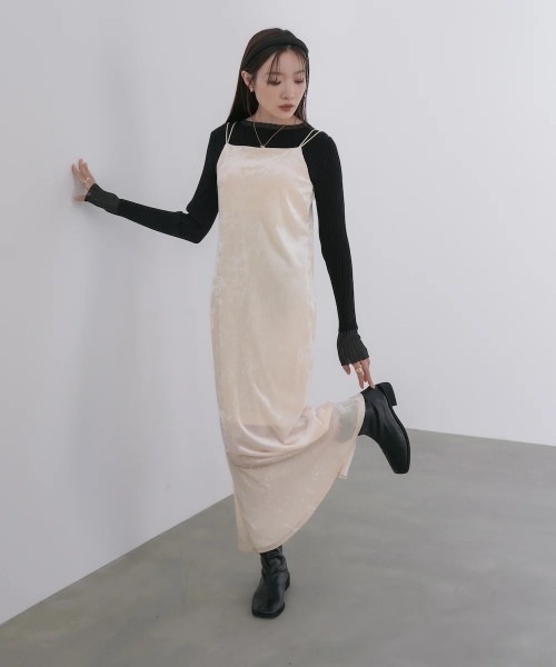 Bab(バブ)の「【S・Mサイズ展開】シアーベロアカップ付きキャミワンピース/ダブルストラップ(ワンピース・レディース・チャコールグレー/アイボリー/ブラウン/ベージュ/ブラック・SMALL/MEDIUM)」の7枚目の写真