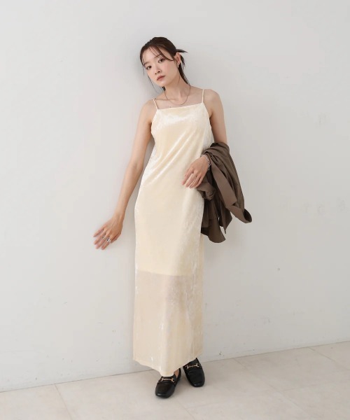 Bab(バブ)の「【S・Mサイズ展開】シアーベロアカップ付きキャミワンピース/ダブルストラップ(ワンピース・レディース・チャコールグレー/アイボリー/ブラウン/ベージュ/ブラック・SMALL/MEDIUM)」の17枚目の写真