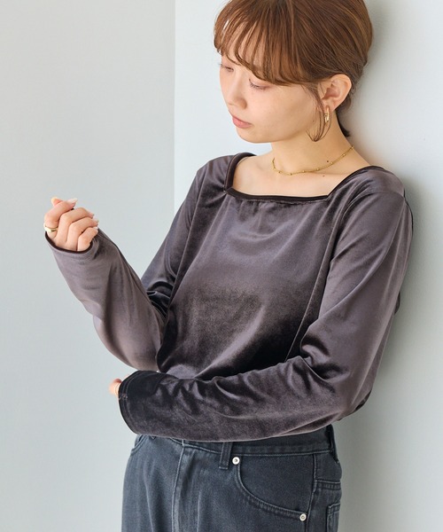 LAVEANGE(ラビアンジェ)の「スクエアネックベロアプルオーバー|長袖/きれいめ/大人カジュアル(Tシャツ/カットソー・レディース・チャコールグレー/ブラウン/ブラック・M/3L/LL/4L/5L)」の1枚目の写真