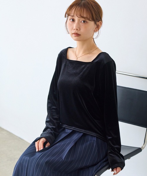 LAVEANGE(ラビアンジェ)の「スクエアネックベロアプルオーバー|長袖/きれいめ/大人カジュアル(Tシャツ/カットソー・レディース・チャコールグレー/ブラウン/ブラック・M/3L/LL/4L/5L)」の4枚目の写真