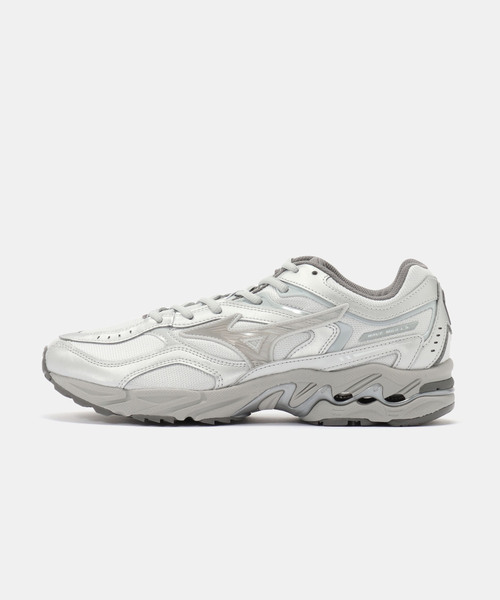 MIZUNO(ミズノ )の「MIZUNO WAVE MG4 LS D1GA260C-02(スニーカー・メンズ・シルバー・27.5cm/26.5cm/25.5cm/24.5cm/24cm/23.5cm)」の1枚目の写真