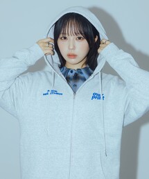 【別注】<over print × なえなの>ジップ フーディ/COTOH