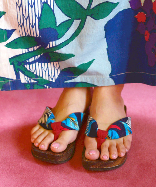 チャイハネ（チャイハネ）の「【チャイハネ】カラコロンサンダル 下駄（サンダル・レディース・パープル/マスタード/ブラウン/レッド/ターコイズブルー/オレンジ/イエロー/ブラック/マルチ/レモンイエロー・M）」の8枚目の写真