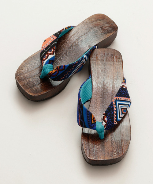 チャイハネ（チャイハネ）の「【チャイハネ】カラコロンサンダル 下駄（サンダル・レディース・パープル/マスタード/ブラウン/レッド/ターコイズブルー/オレンジ/イエロー/ブラック/マルチ/レモンイエロー・M）」の4枚目の写真