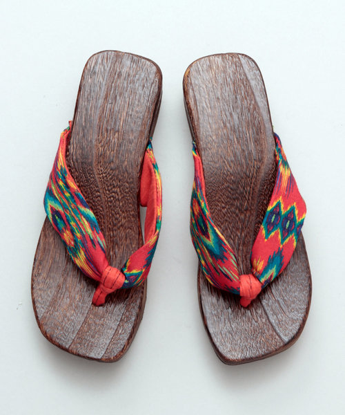 チャイハネ（チャイハネ）の「【チャイハネ】カラコロンサンダル 下駄（サンダル・レディース・パープル/マスタード/ブラウン/レッド/ターコイズブルー/オレンジ/イエロー/ブラック/マルチ/レモンイエロー・M）」の15枚目の写真