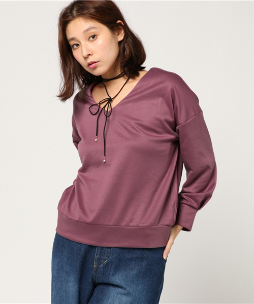 RAY CASSIN（レイカズン）の「Ｖネックポンチ　プルオーバーチョーカーセット（Tシャツ/カットソー・レディース・ブラウン/ブラック/グレイッシュベージュ/ピンク・FREE）」の4枚目の写真