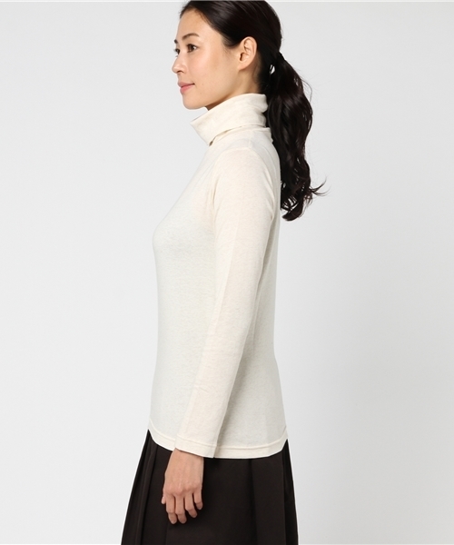 Samansa Mos2(サマンサ モスモス)の「ガーゼベア天無地タートル(Tシャツ/カットソー・レディース・チャコールグレー/モカ/グリーン/マスタード/レッド/キナリ・フリ-)」の13枚目の写真