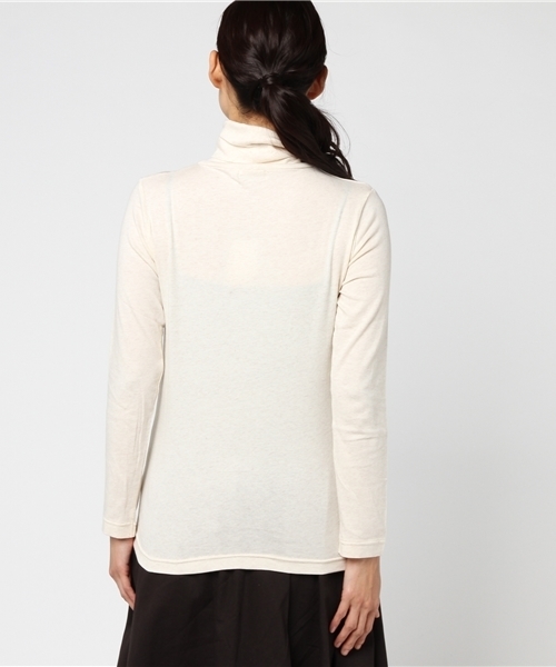 Samansa Mos2(サマンサ モスモス)の「ガーゼベア天無地タートル(Tシャツ/カットソー・レディース・チャコールグレー/モカ/グリーン/マスタード/レッド/キナリ・フリ-)」の7枚目の写真