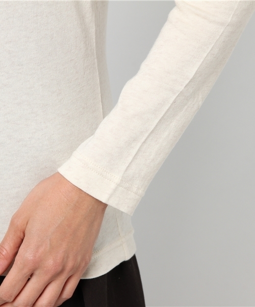 Samansa Mos2(サマンサ モスモス)の「ガーゼベア天無地タートル(Tシャツ/カットソー・レディース・チャコールグレー/モカ/グリーン/マスタード/レッド/キナリ・フリ-)」の12枚目の写真