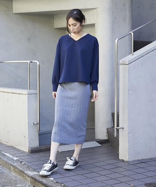 Emma Taylor（エマテイラー）の「バックロングトップス×リブニットスカート セットアップ（セットアップ・レディース・ネイビー/オフホワイト/ダークオレンジ・38/36）」の17枚目の写真