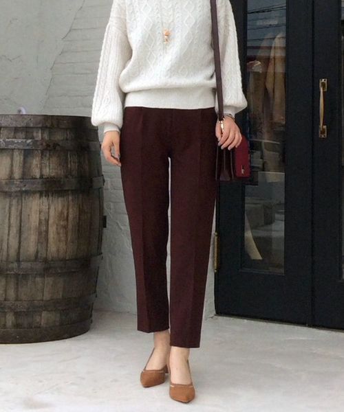 le.coeur blanc（ルクールブラン）の「コスミカルウォームタックテーパードパンツ（その他パンツ・レディース・ライトグレー/ブラック/ブラック系その他/ブラウン/オフホワイト/ベージュ・34/36/38）」の5枚目の写真