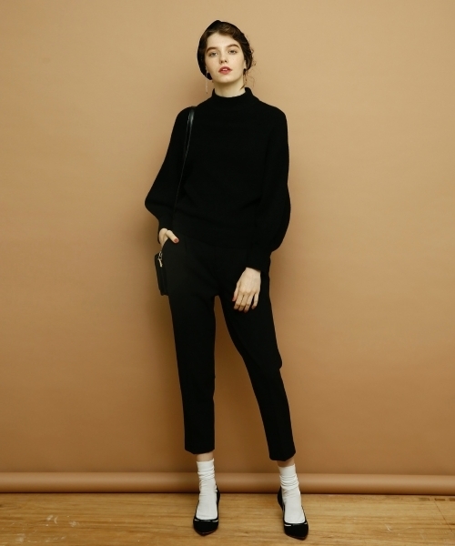 le.coeur blanc（ルクールブラン）の「コスミカルウォームタックテーパードパンツ（その他パンツ・レディース・ライトグレー/ブラック/ブラック系その他/ブラウン/オフホワイト/ベージュ・34/36/38）」の3枚目の写真