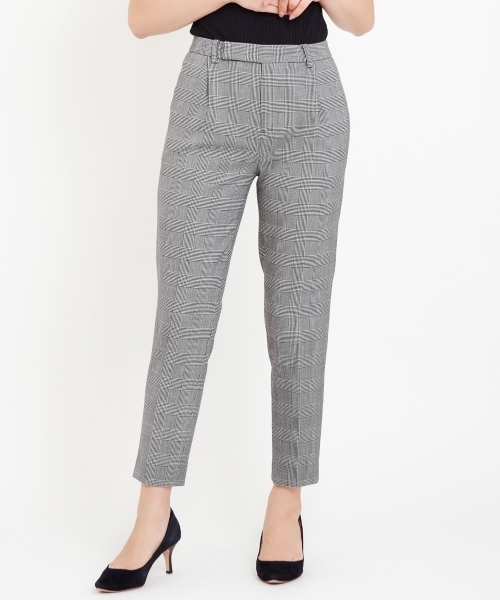 le.coeur blanc（ルクールブラン）の「コスミカルウォームタックテーパードパンツ（その他パンツ・レディース・ライトグレー/ブラック/ブラック系その他/ブラウン/オフホワイト/ベージュ・34/36/38）」の20枚目の写真