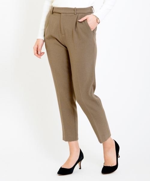 le.coeur blanc（ルクールブラン）の「コスミカルウォームタックテーパードパンツ（その他パンツ・レディース・ライトグレー/ブラック/ブラック系その他/ブラウン/オフホワイト/ベージュ・34/36/38）」の19枚目の写真