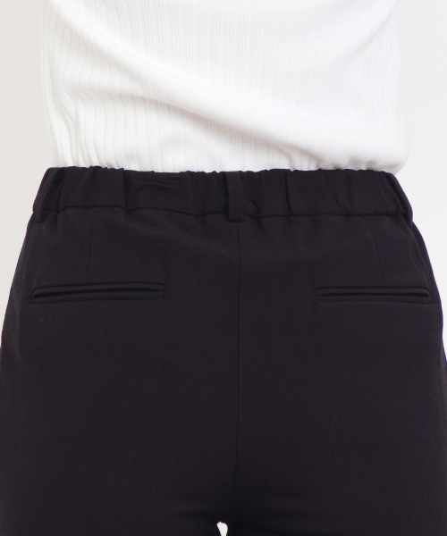 le.coeur blanc（ルクールブラン）の「コスミカルウォームタックテーパードパンツ（その他パンツ・レディース・ライトグレー/ブラック/ブラック系その他/ブラウン/オフホワイト/ベージュ・34/36/38）」の11枚目の写真