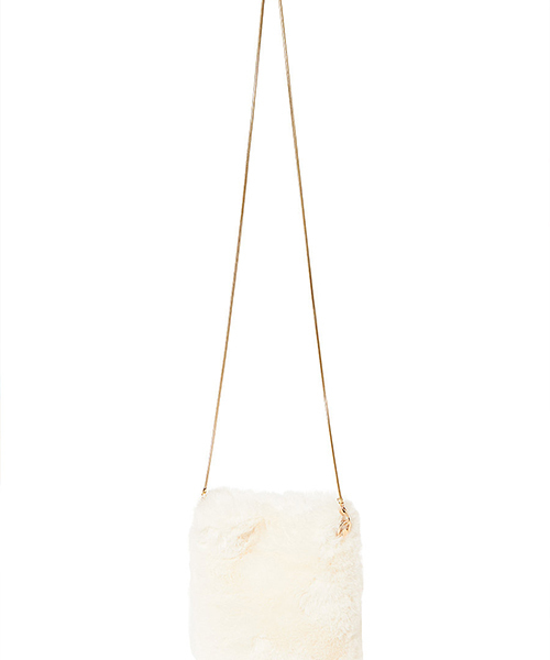 Color（カラー）の「エコファースクエアショルダーバッグ（ショルダーバッグ・レディース・ブラック/ホワイト/ブルー/スモークピンク/グレー/キャメル・FREE）」の2枚目の写真