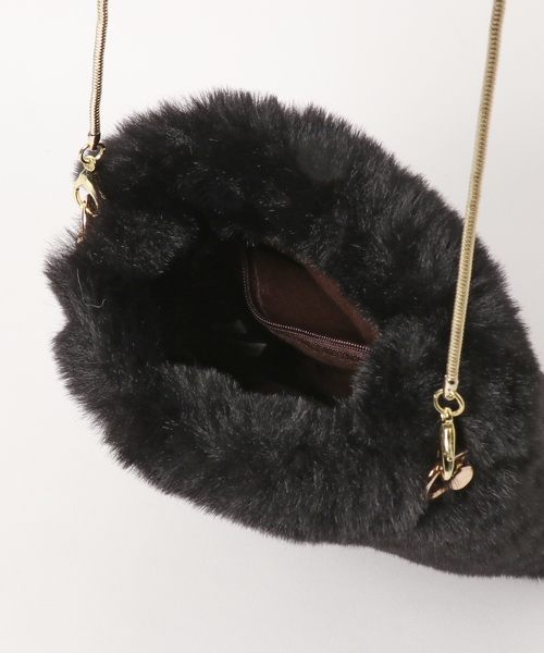 Color（カラー）の「エコファースクエアショルダーバッグ（ショルダーバッグ・レディース・ブラック/ホワイト/ブルー/スモークピンク/グレー/キャメル・FREE）」の8枚目の写真