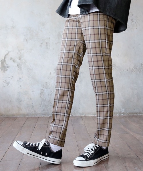 THE CASUAL(カジュアル)の「TRストレッチ スーツ地 テーパード スラックス パンツ(スラックス・メンズ・ベージュ/ストライプ/チェック/グレー/ブラック/ネイビー/テラコッタ/カーキ/ワイン/チャコール/ブラウン/ベージュ系その他/グリーン系その他/ベージュ系その他2/ベージュ系その他3/グレー系その他/ベージュ系その他4/ブラウン系その他/ブラック系その他2/グレー系その他2/ブラック系その他/ベージュ系その他5/レッド系その他/ブラウン系その他2/オフホワイト・M/L/S/XL)」の14枚目の写真