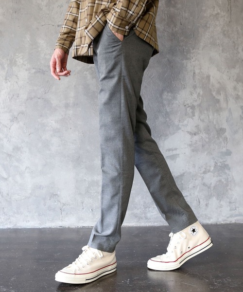 THE CASUAL(カジュアル)の「TRストレッチ スーツ地 テーパード スラックス パンツ(スラックス・メンズ・ベージュ/ストライプ/チェック/グレー/ブラック/ネイビー/テラコッタ/カーキ/ワイン/チャコール/ブラウン/ベージュ系その他/グリーン系その他/ベージュ系その他2/ベージュ系その他3/グレー系その他/ベージュ系その他4/ブラウン系その他/ブラック系その他2/グレー系その他2/ブラック系その他/ベージュ系その他5/レッド系その他/ブラウン系その他2/オフホワイト・M/L/S/XL)」の5枚目の写真