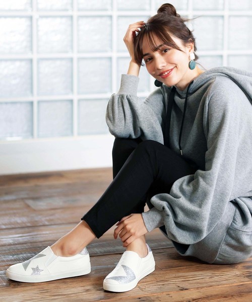 GeeRA（ジーラ）の「スター柄スリッポン（スニーカー・レディース・ブラック/ホワイト/シルバー/ホワイト×シルバー・MEDIUM/SMALL/X-LARGE/LARGE）」の5枚目の写真