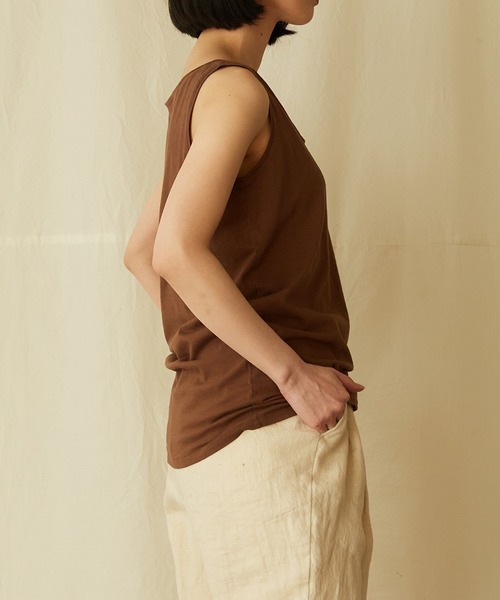 IKKUNA（イクナ）の「tank-top／タンクトップ（タンクトップ・レディース・チャコールグレー/グレー/ターコイズブルー/キナリ/イエロー/ブラウン系その他・1）」の17枚目の写真