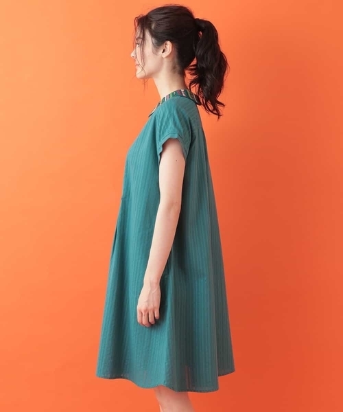 Jocomomola(ホコモモラ)の「Raya ネック刺繍ワンピース(ワンピース・レディース・ブルー/アイボリー・40/42)」の6枚目の写真