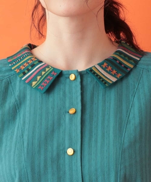 Jocomomola(ホコモモラ)の「Raya ネック刺繍ワンピース(ワンピース・レディース・ブルー/アイボリー・40/42)」の8枚目の写真