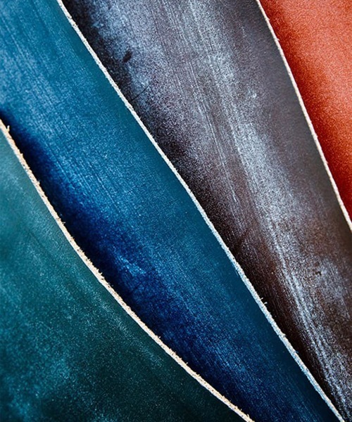 GLENROYAL(グレンロイヤル)の「【GLENROYAL/グレンロイヤル】ROUND LONG PURSE/フラップ付長財布(エンボスレザー)(財布・メンズ・ブラック/ダークブルー・00)」の3枚目の写真